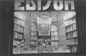 De Edison-etalage in de Groen van Prinsterenstraat Boekhandel Blankevoort